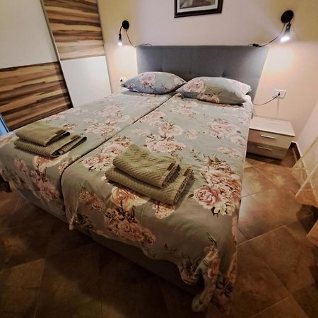 Abba Apartments Мали-Лошинь Экстерьер фото