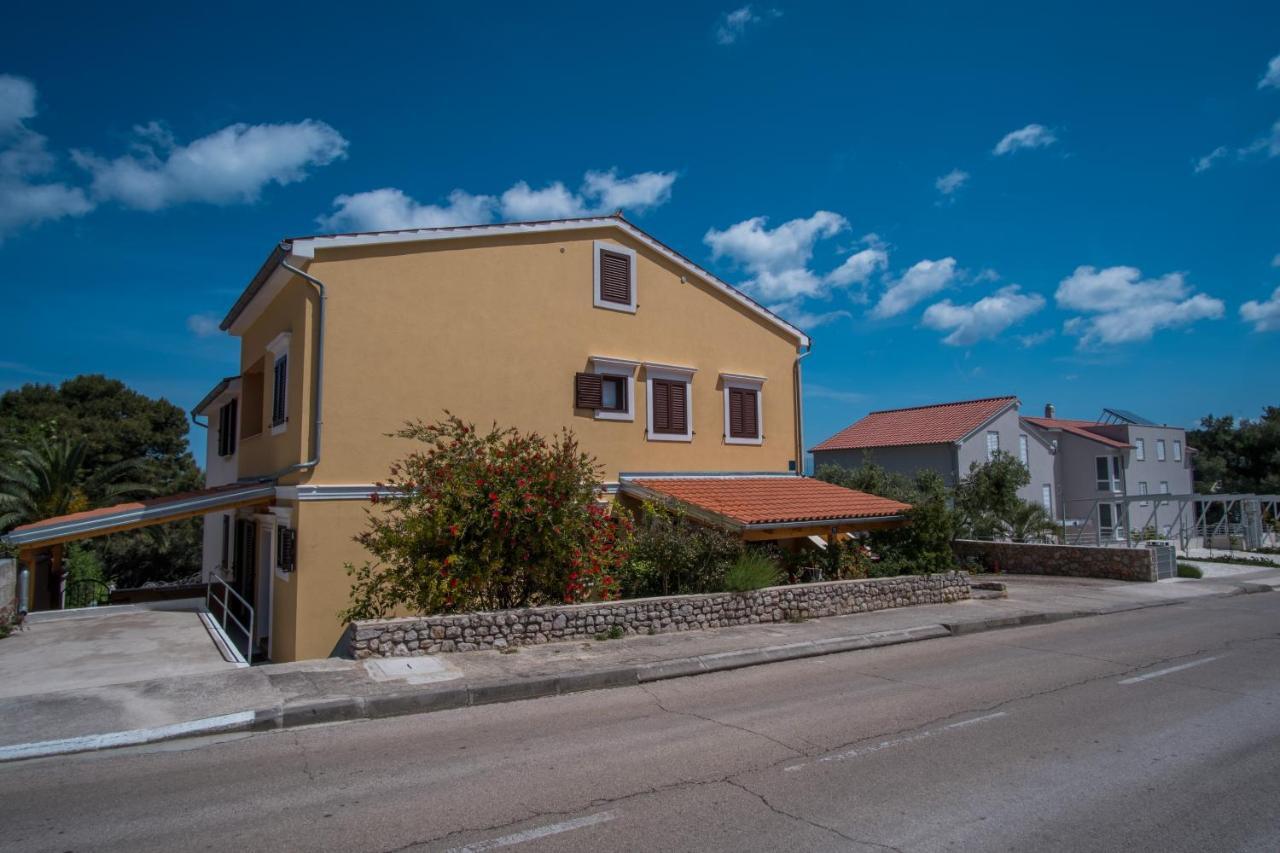 Abba Apartments Мали-Лошинь Экстерьер фото